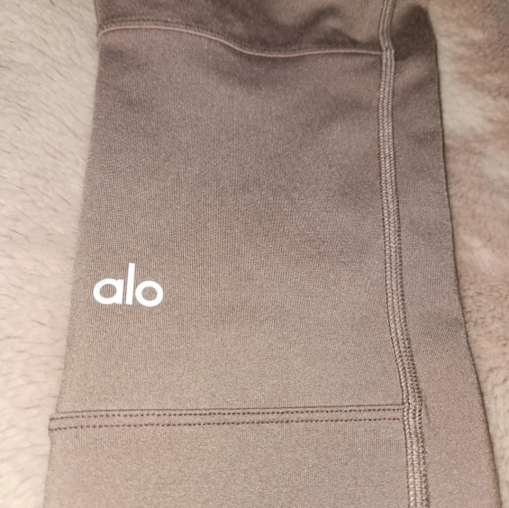 Alo leggings LIKE NEW medium‎